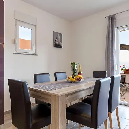 Mares Apartment Podstrana