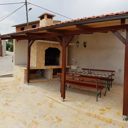 Apartment Mares Podstrana
