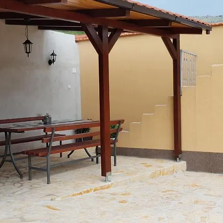 Mares Podstrana